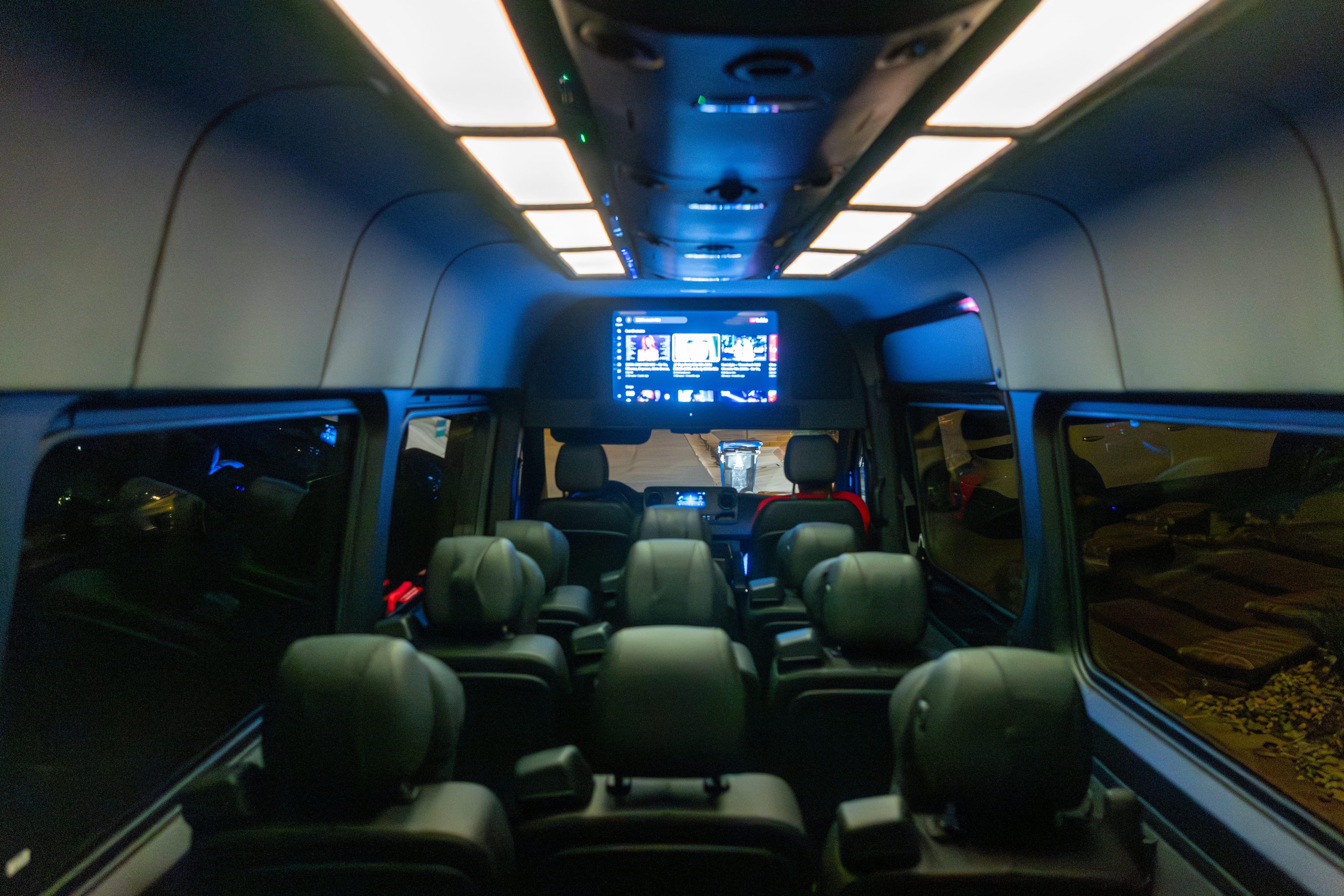 MERCEDEZ-BENZ SPRINTER 2500 15 PASSENGER Image 81